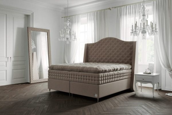 Luxusná posteľ s moderným dizajnom